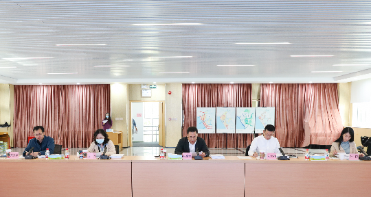 主席台领导.jpg